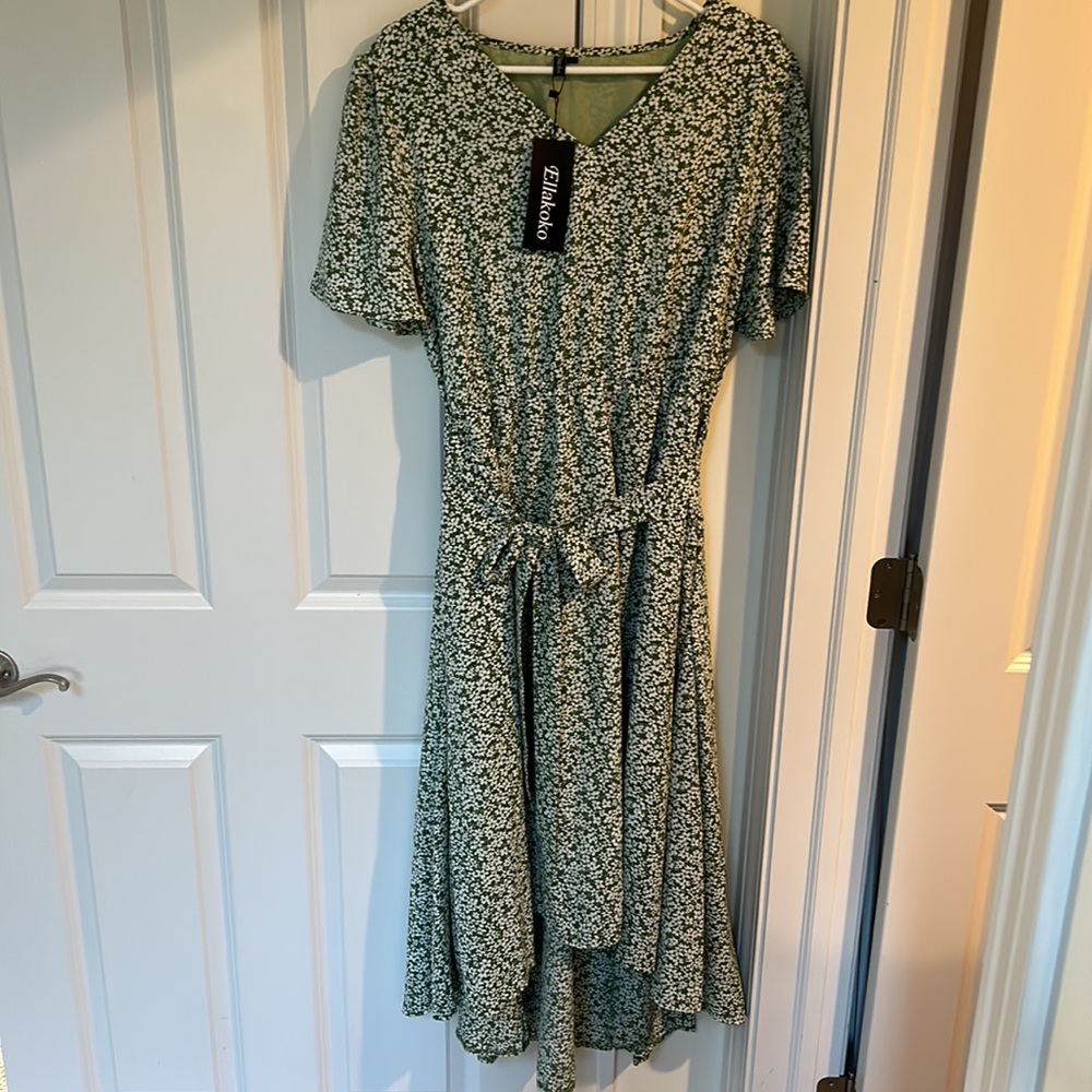 Green floral dress large NWT